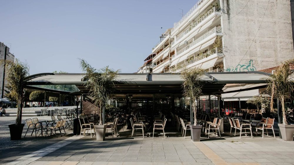 (Ελληνικά) CAFÉ-BAR-RESTAURANT CHARLOT