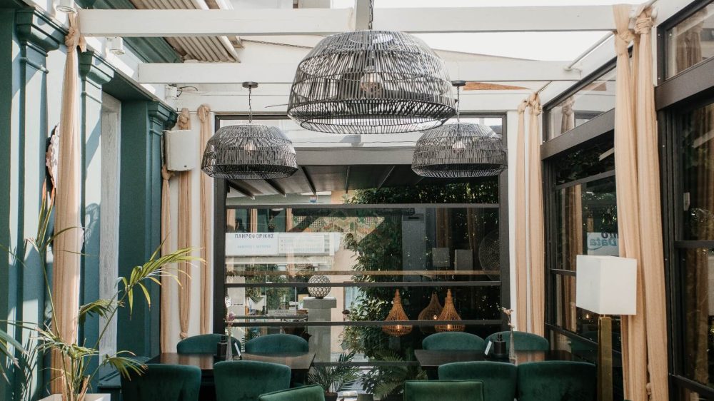 (Ελληνικά) Ivy Bar-restaurant